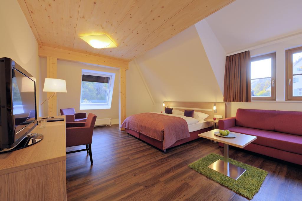 Hotel Hofgut Sternen - Wohnen In Kunst Und Kultur Breitnau Ngoại thất bức ảnh