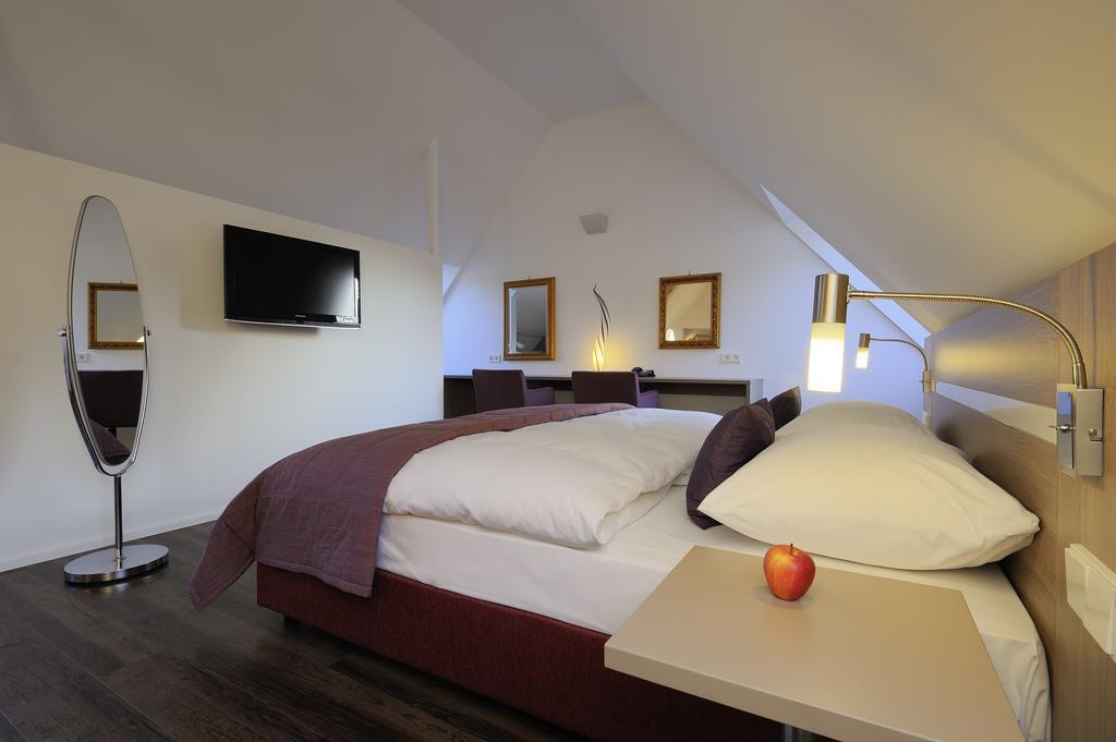 Hotel Hofgut Sternen - Wohnen In Kunst Und Kultur Breitnau Ngoại thất bức ảnh