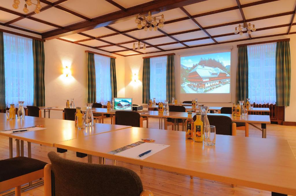 Hotel Hofgut Sternen - Wohnen In Kunst Und Kultur Breitnau Ngoại thất bức ảnh