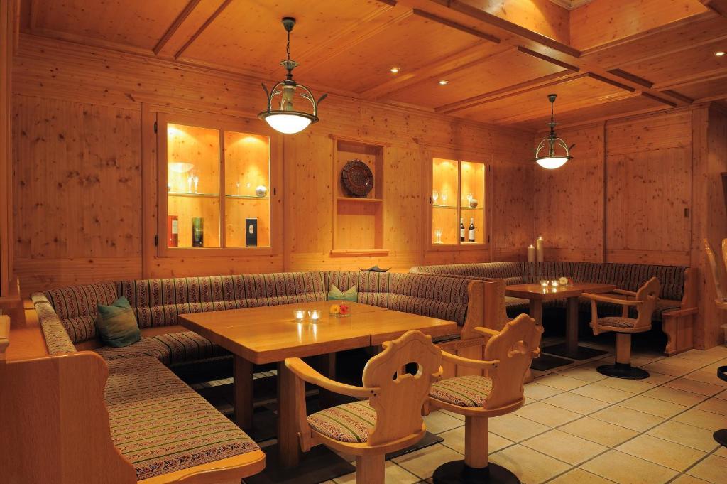 Hotel Hofgut Sternen - Wohnen In Kunst Und Kultur Breitnau Ngoại thất bức ảnh